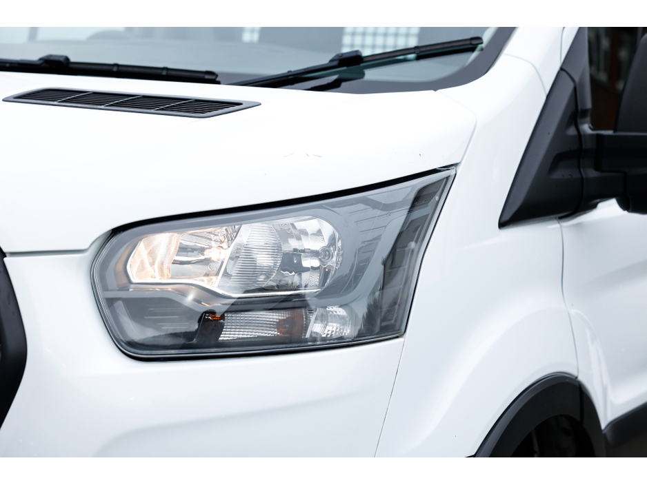 2025 Ford Cargo - image 12