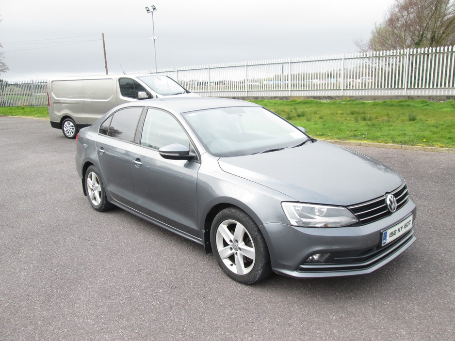 2015 Volkswagen Jetta - image 2