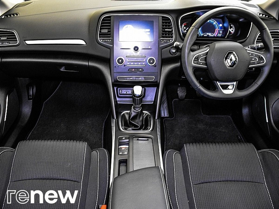 2020 Renault Megane - image 2