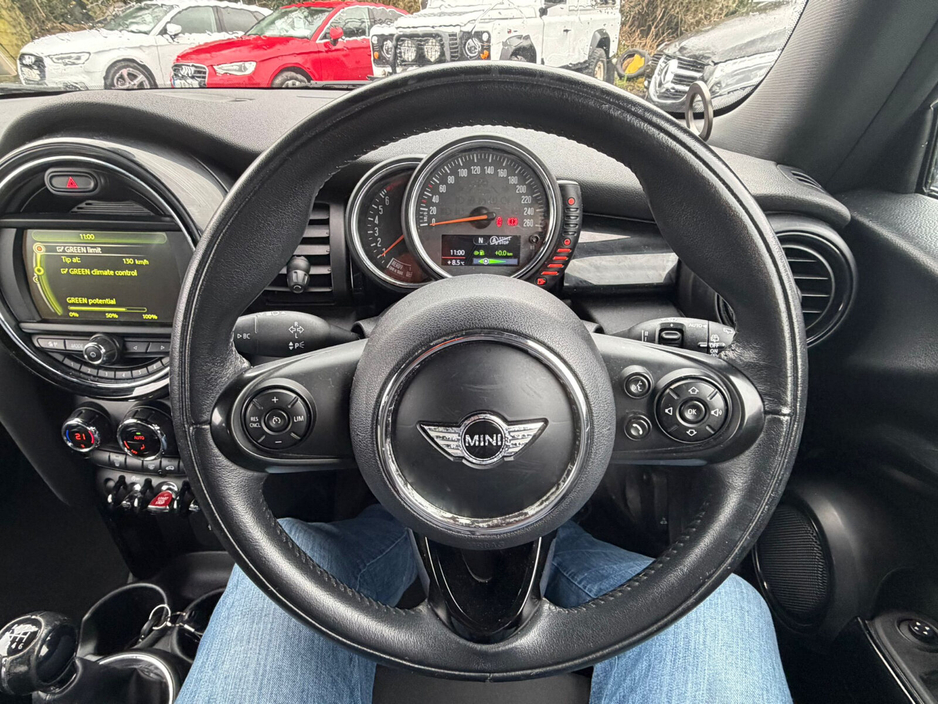 2017 MINI Hatch - image 10