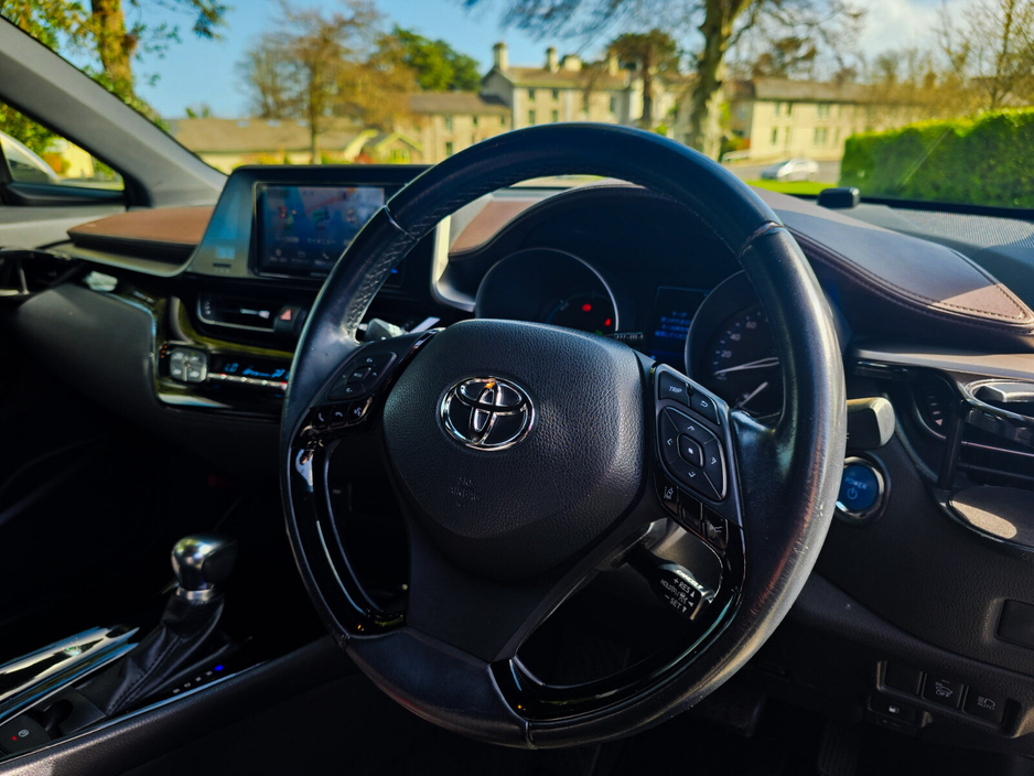 2017 Toyota C-HR - image 7