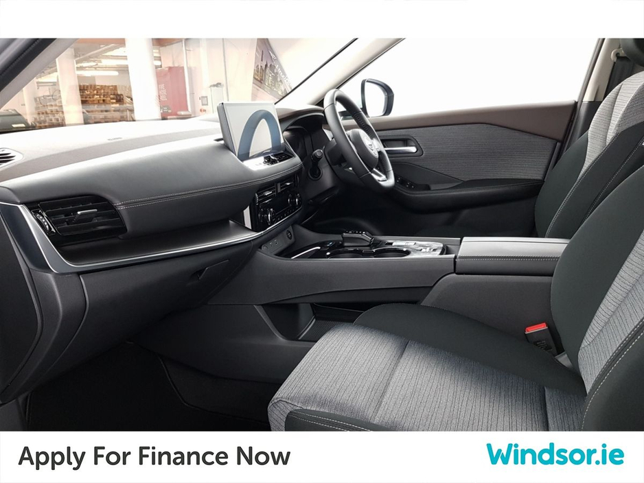 2025 Nissan X-Trail - image 4