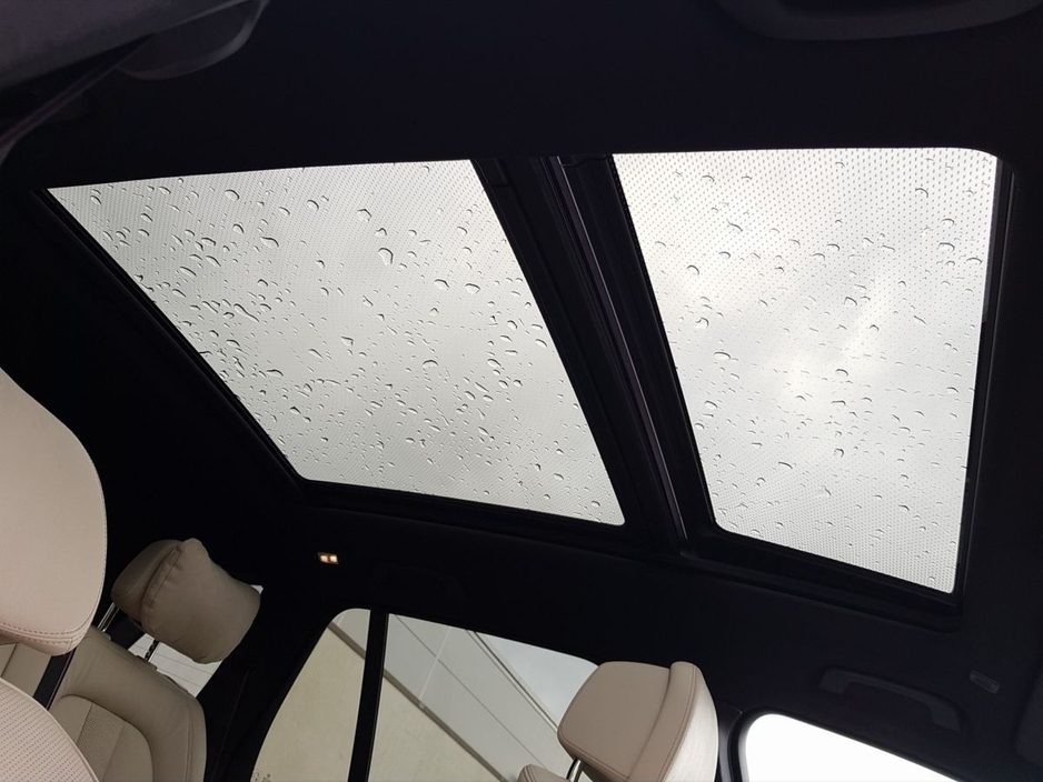 2022 BMW X5 - image 23