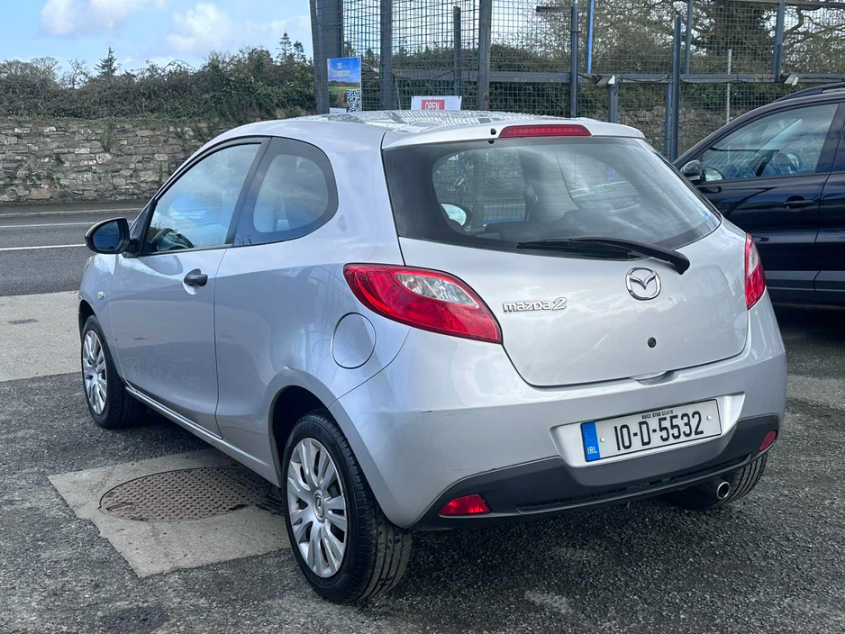 2010 Mazda Mazda2 - image 4