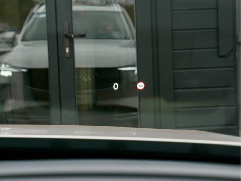 2025 Volvo XC90 - image 28