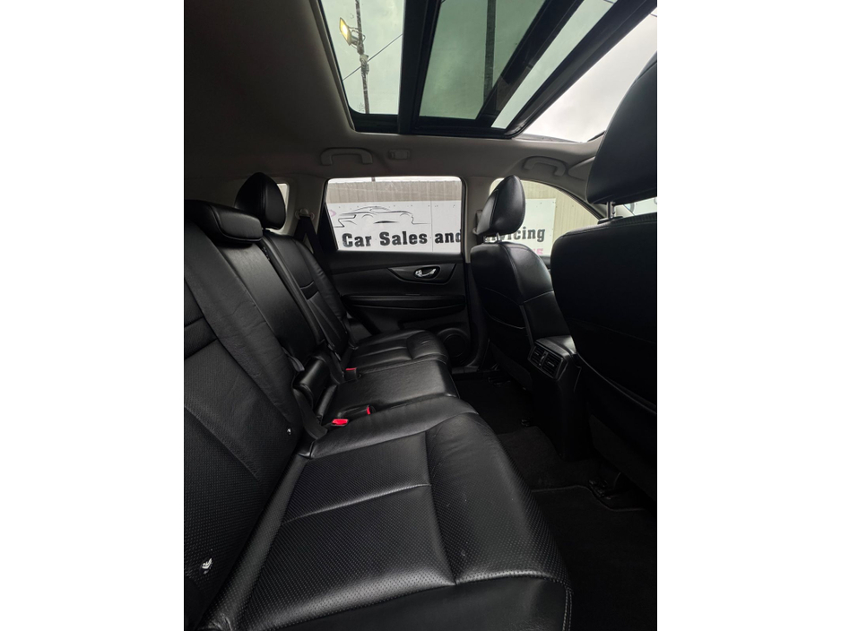 2017 Nissan X-Trail - image 14