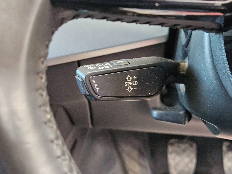 2017 Audi A4 - image 10