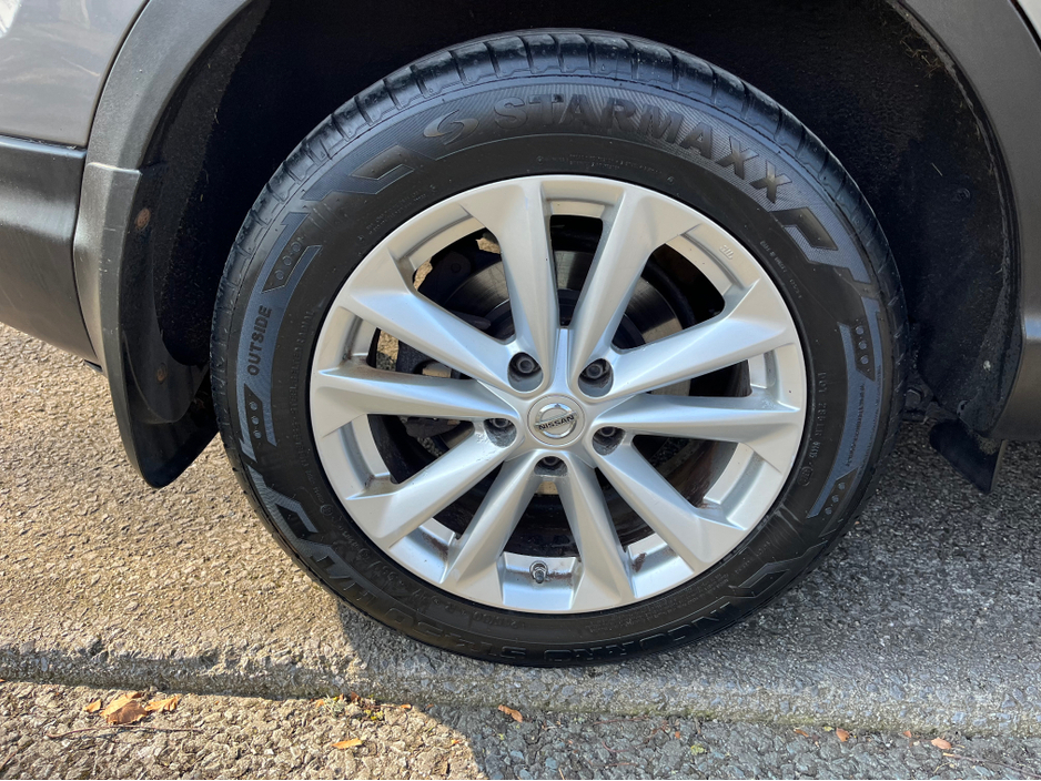 2015 Nissan Qashqai - image 18