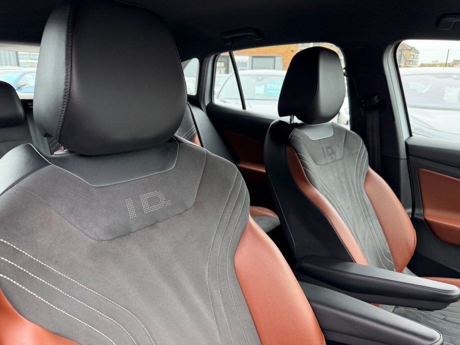 2022 Volkswagen ID.4 - image 25