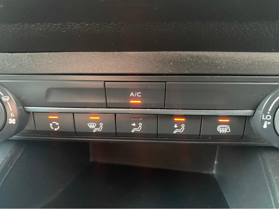 2022 Opel Combo - image 8