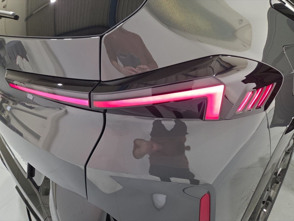 2026 BMW XM - image 20