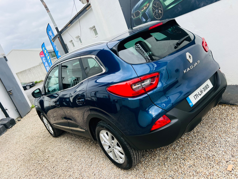 2017 Renault Kadjar - image 3