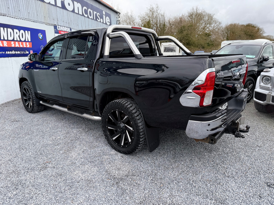 2016 Toyota Hilux - image 14