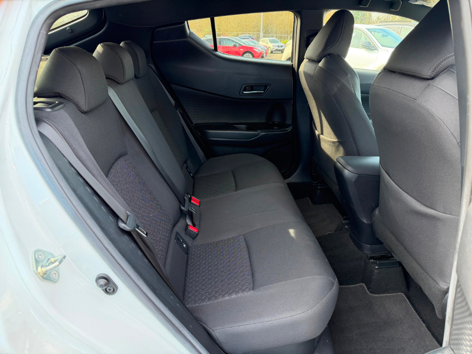 2023 Toyota C-HR - image 10