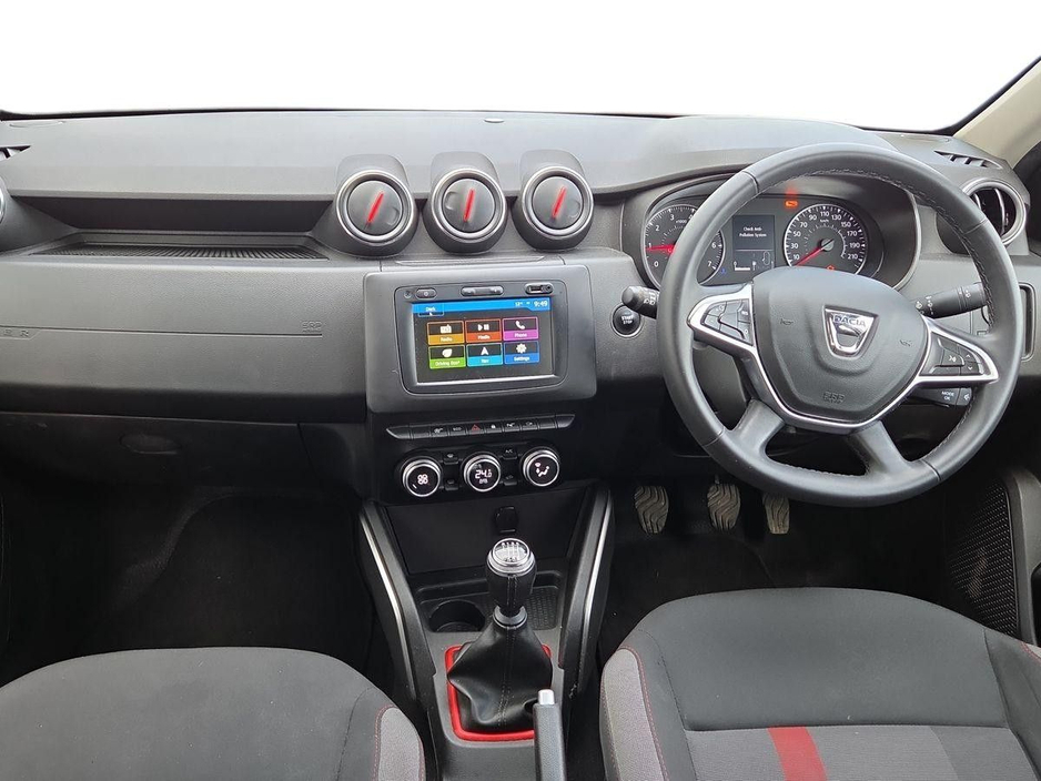 2019 Dacia Duster - image 2