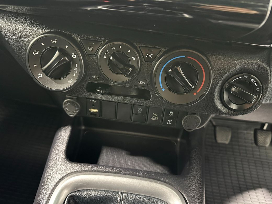 2021 Toyota Hilux Icon Double Cab 2.4 D-4D €32,400