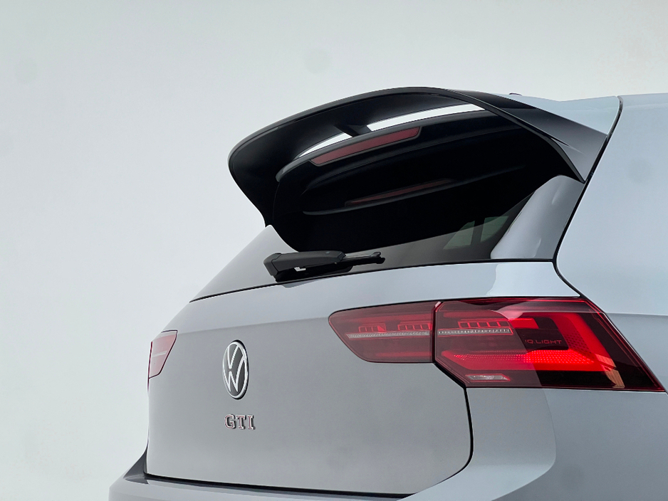 2022 Volkswagen Golf GTI CLUBSPORT 2.0 TSI 300HP *PAN ROOF* €49,990