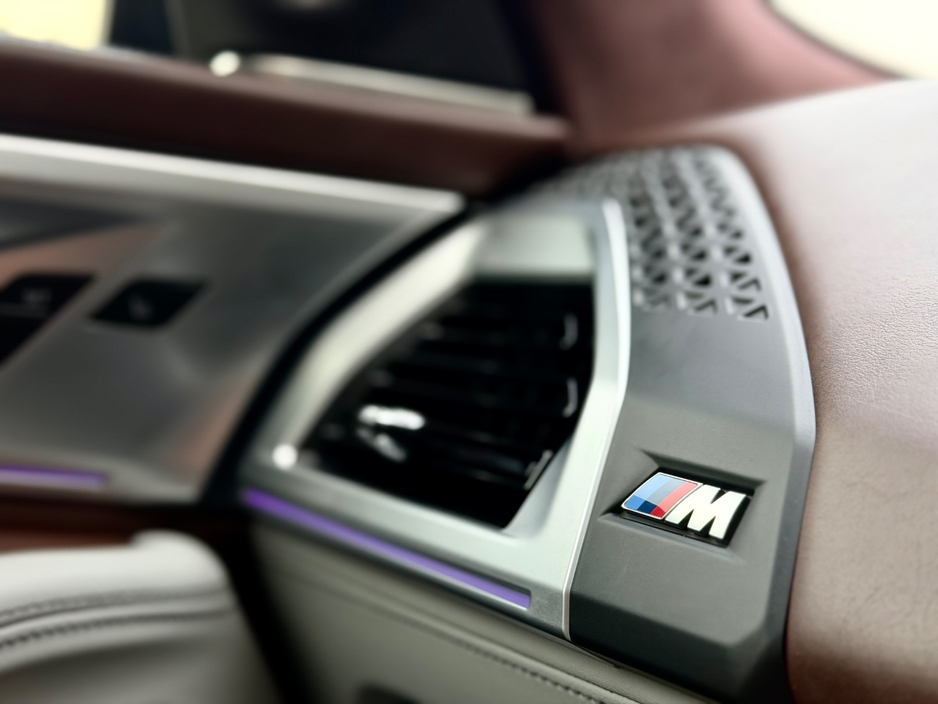 2024 BMW XM - image 10