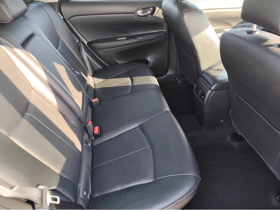 2015 Nissan Pulsar - image 8