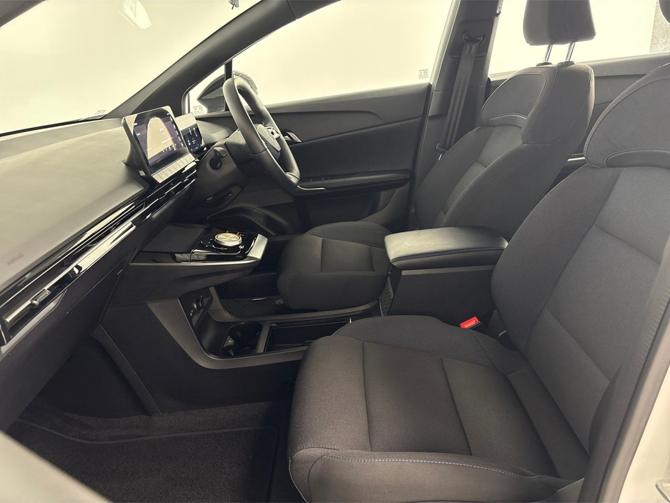 2025 MG 4 EXCITE LR**DIGITAL DASH**MULTIFUNCTIONAL STEERING WHEEL**APPLE CARPLAY ANDROID AUTO**REVERSE CAMERA**KEYLESS START**AIR CONDITIONING**CRUISE CONTROL**BLACK CLOTH INTERIOR**FINANCE AVAILABLE** €25,495