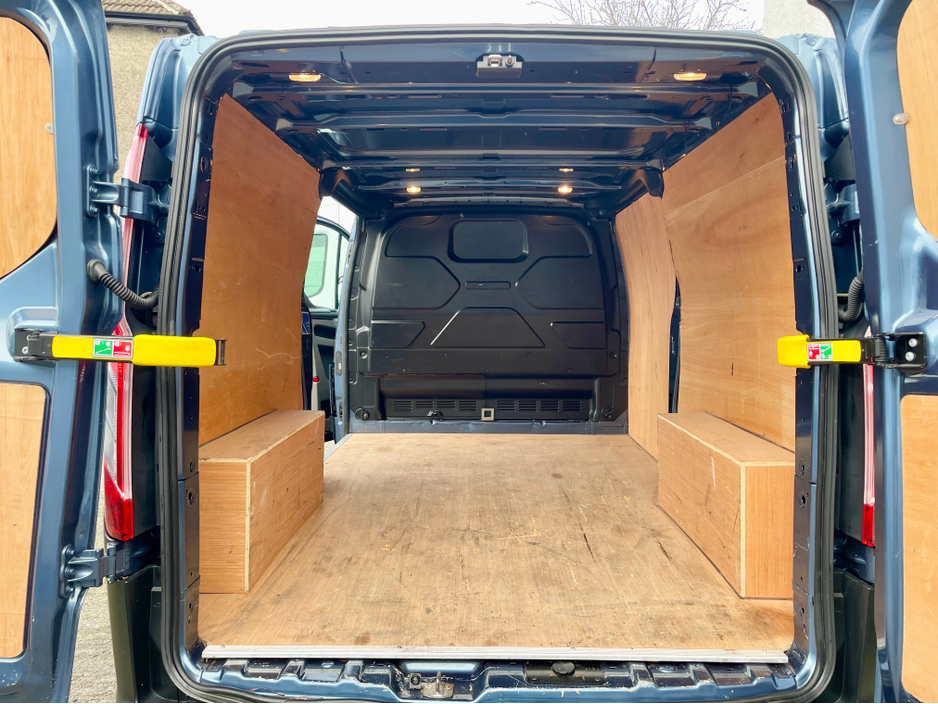 2023 Ford Transit Custom - image 23