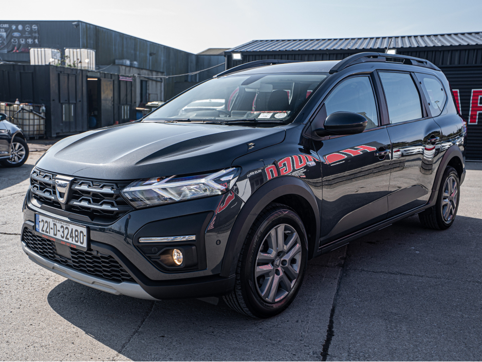 2022 Dacia Jogger - image 10