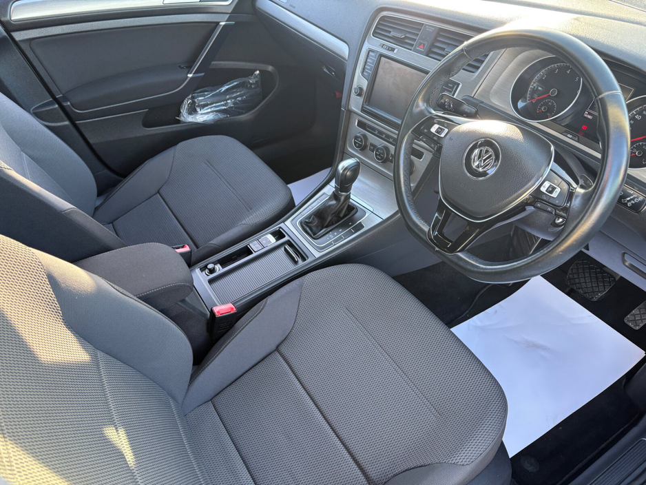 2014 Volkswagen Golf  €12,490