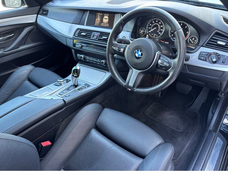 2016 BMW 5 Series - image 11