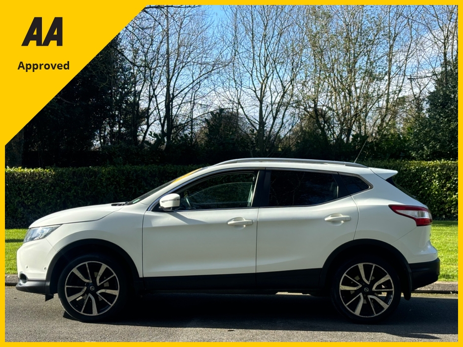 2015 Nissan Qashqai - image 5