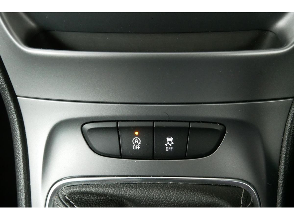 2018 Opel Astra - image 21