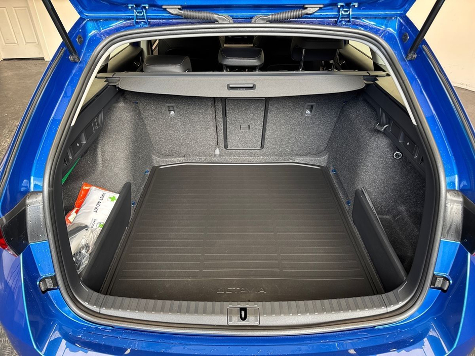 2025 Skoda Octavia - image 15