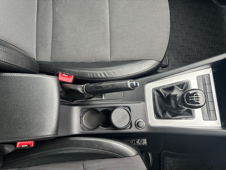 2020 Skoda Octavia - image 16