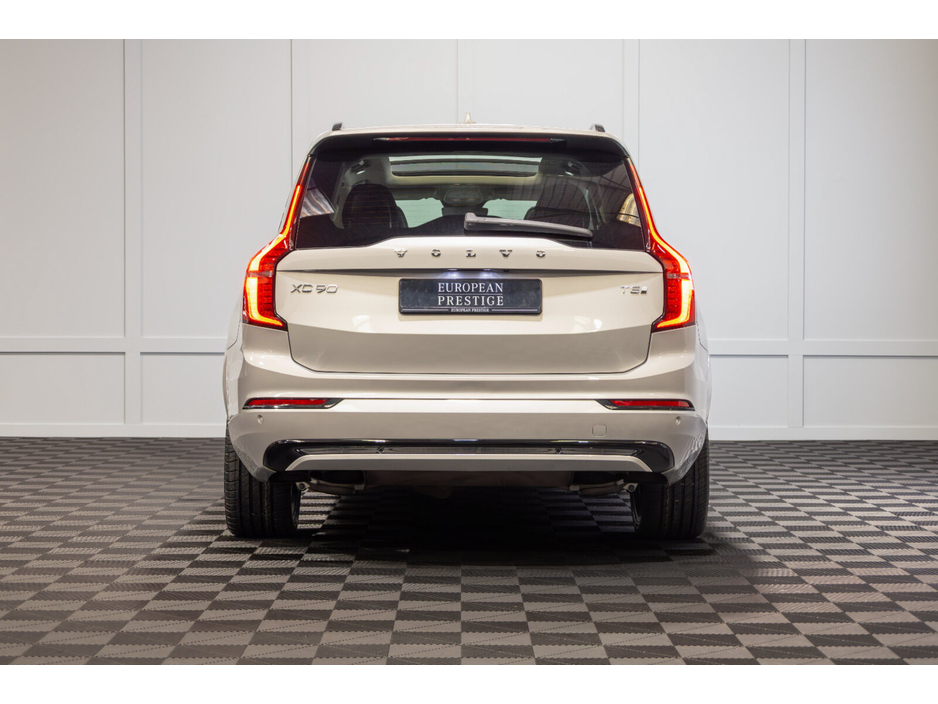 2025 Volvo XC90 - image 5