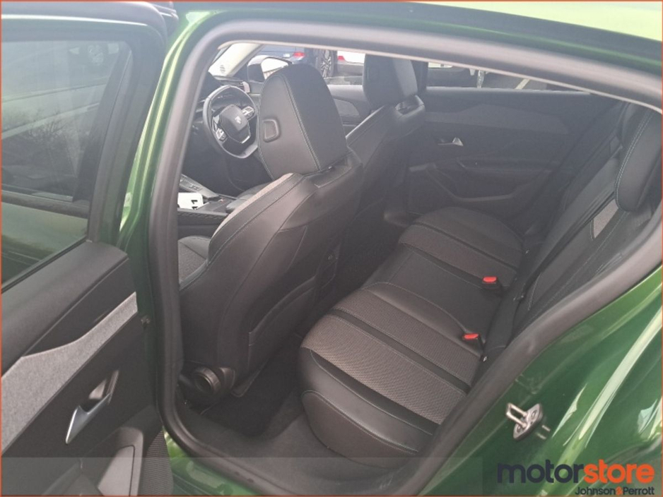 2022 Peugeot 308 - image 5