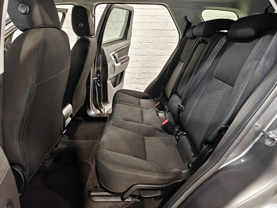 2016 Land Rover Discovery Sport - image 20