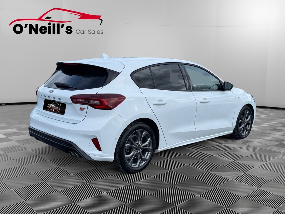 2024 Ford Focus - image 3