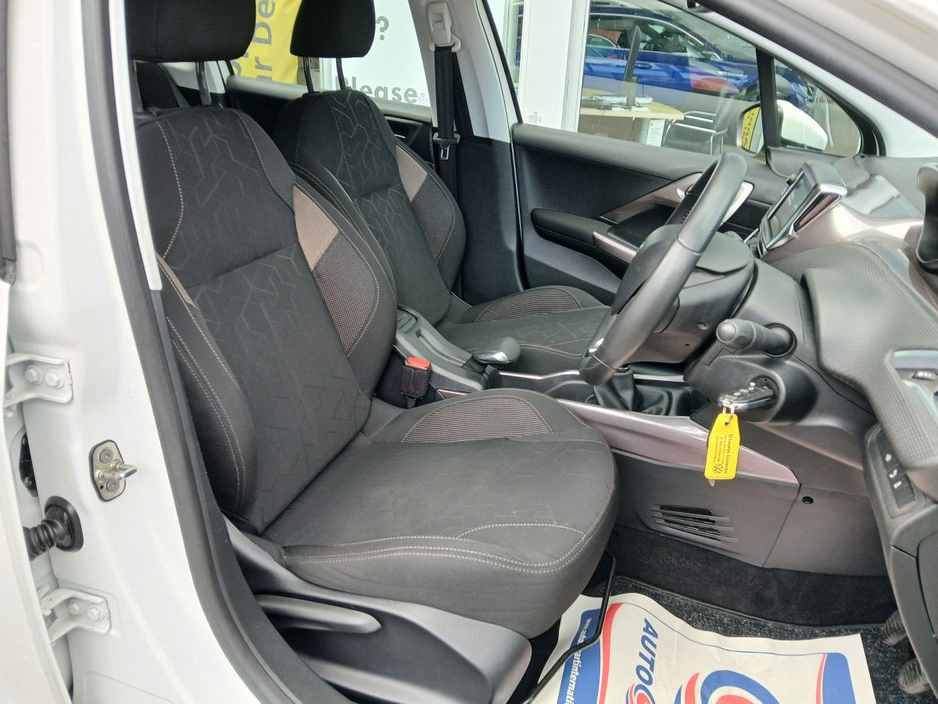 2014 Peugeot 2008 - image 10