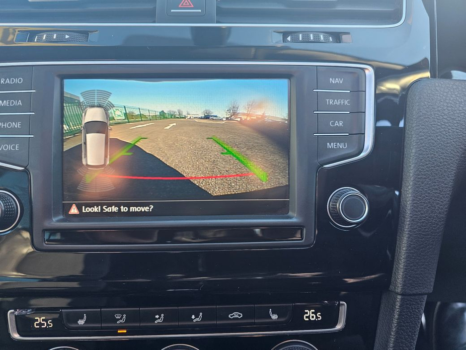 2016 Volkswagen Golf - image 22