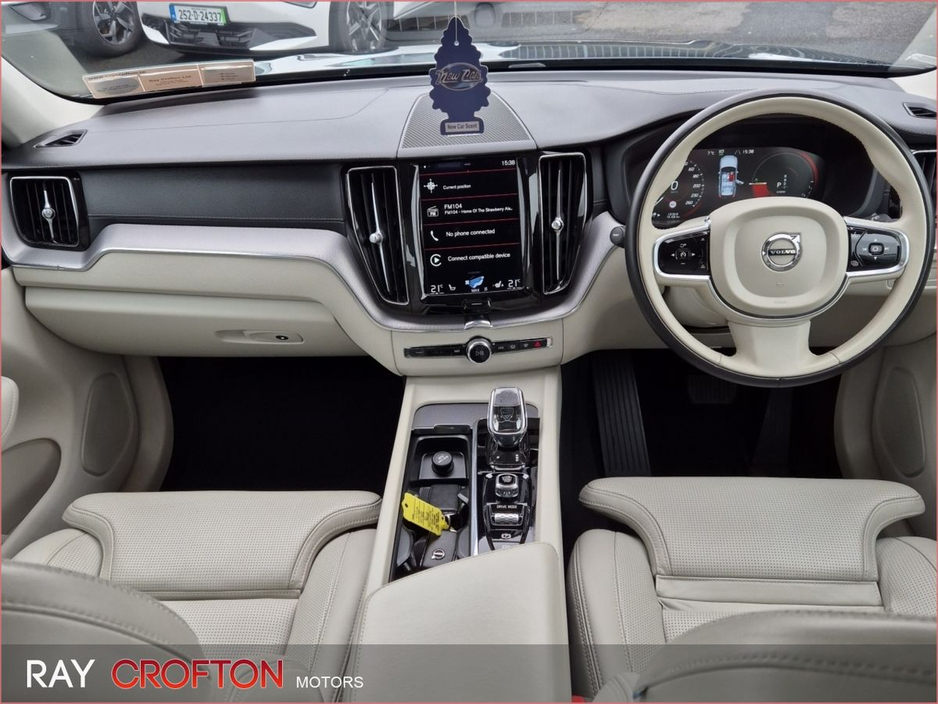 2020 Volvo XC60 - image 4