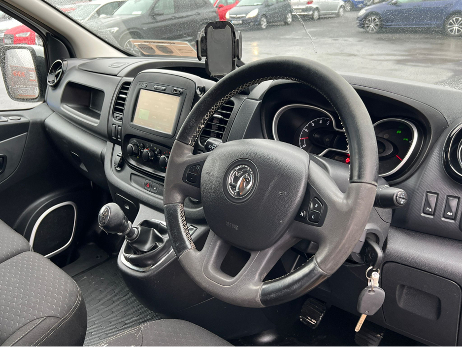 2017 Opel Vivaro LIMITED EDITION// 6 SEATER CREW CAB//NEW DOE €14,950
