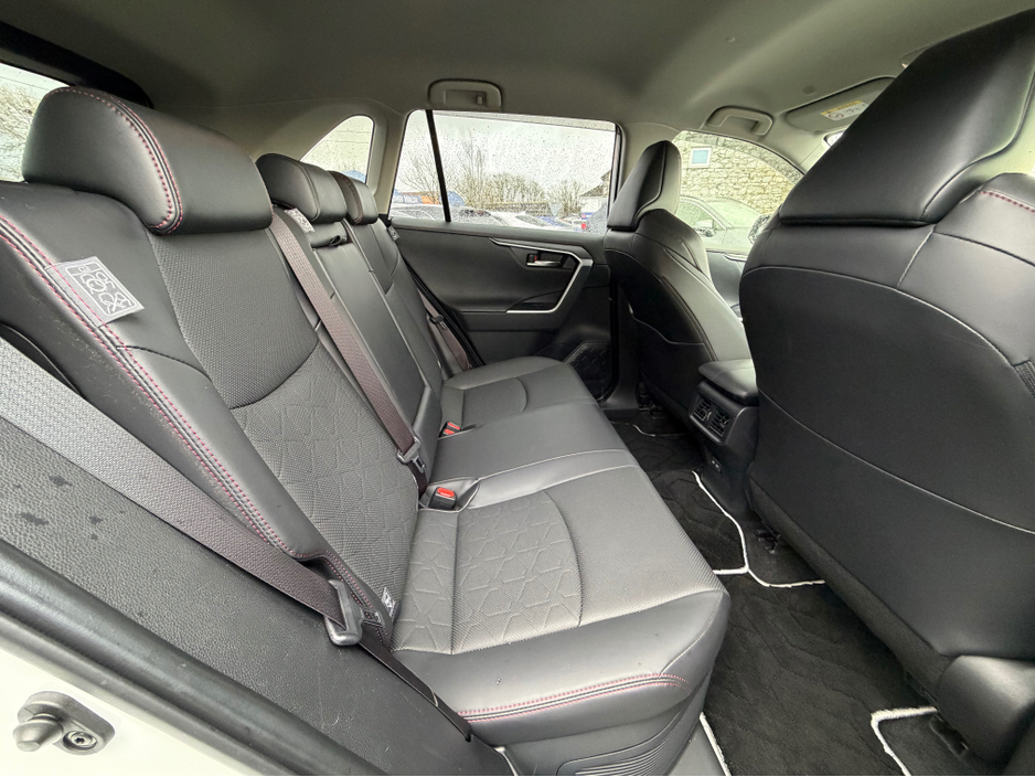 2023 Toyota Rav4 - image 38