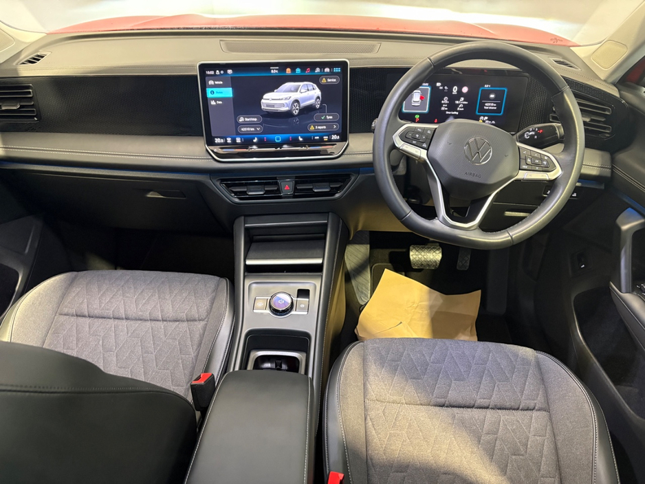 2024 Volkswagen Tiguan - image 5