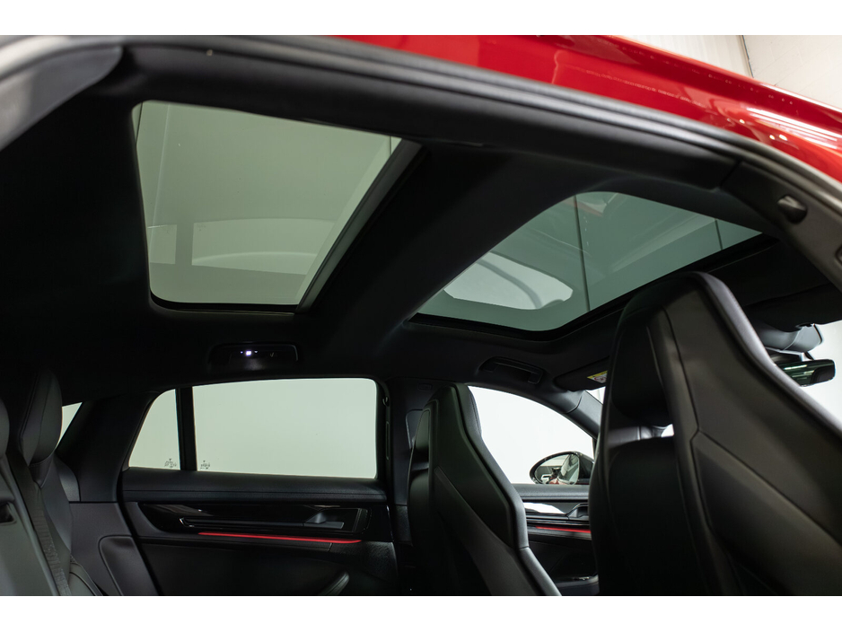 2025 Porsche Panamera - image 14