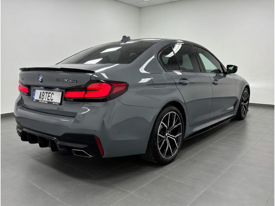 2021 BMW 5 Series - image 6