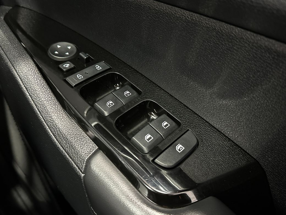 2022 Kia Sportage - image 19