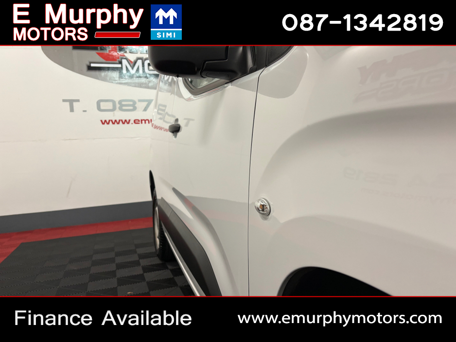 2023 Citroen Berlingo - image 21