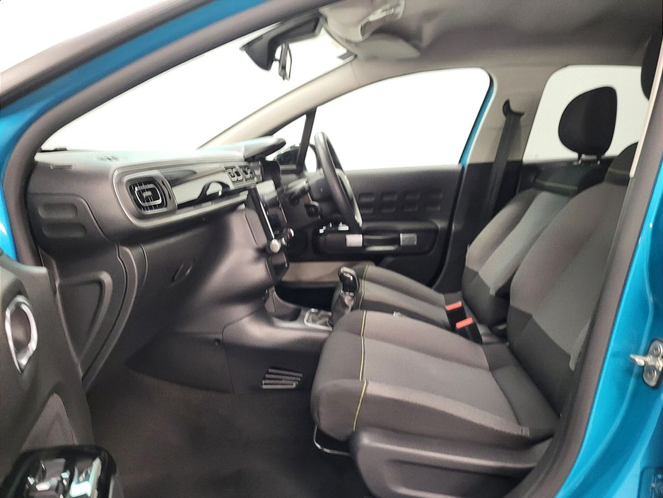 2023 Citroen C3 - image 6