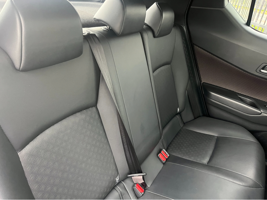 2018 Toyota C-HR - image 10