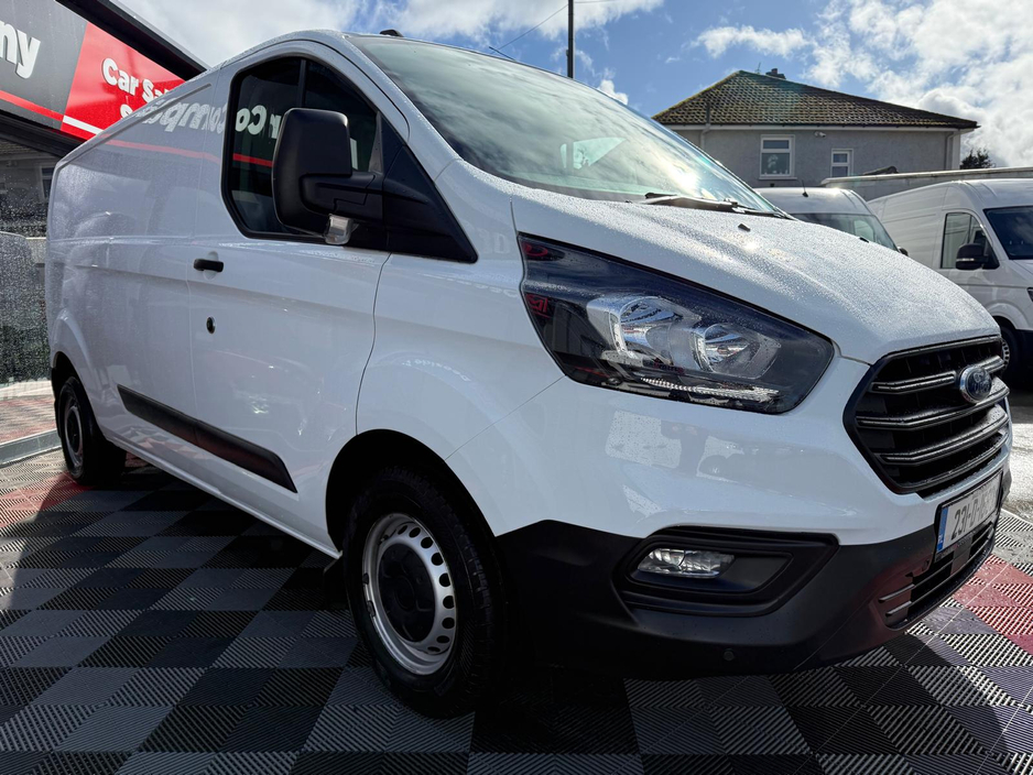 2023 Ford Transit Custom - image 4