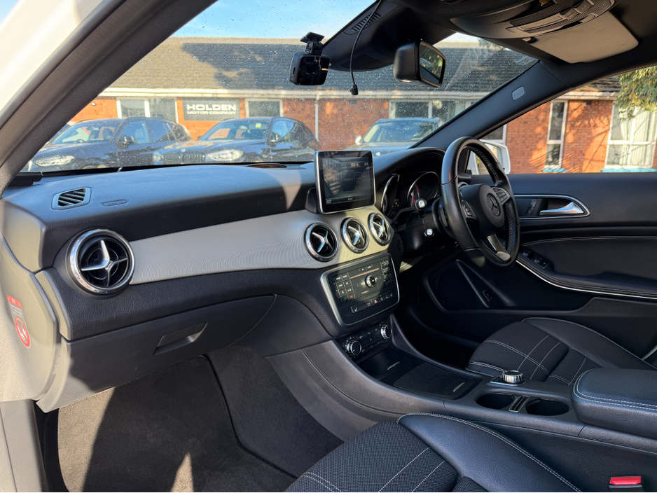 2016 Mercedes-Benz GLA Class - image 26